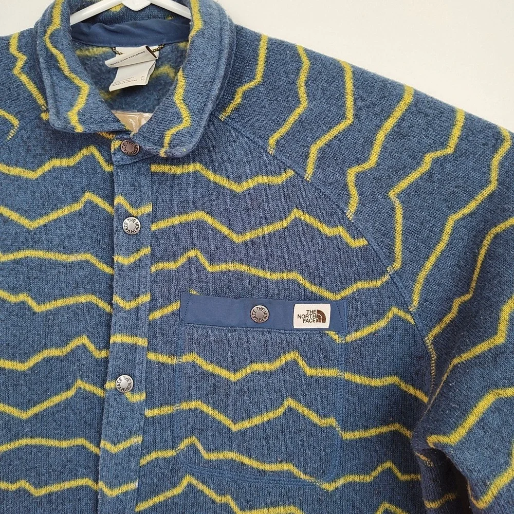 The North Face Gordon Lyons Shacket Men's XL Blue w/ Yellow Stripes Snap Up‎